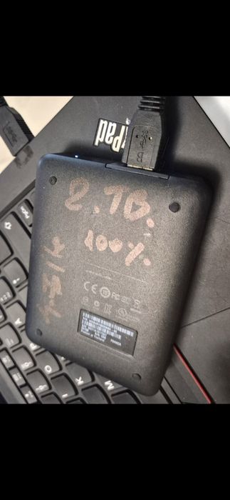 vand hard  extern 2.5 de 1-2 TB si de 500 Gb.