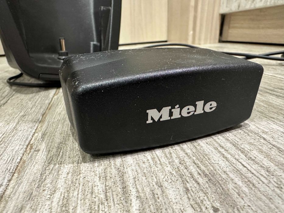 Безкабелна акумулаторна прахосмукачка Miele Triflex HX1 Facelift SMUL1