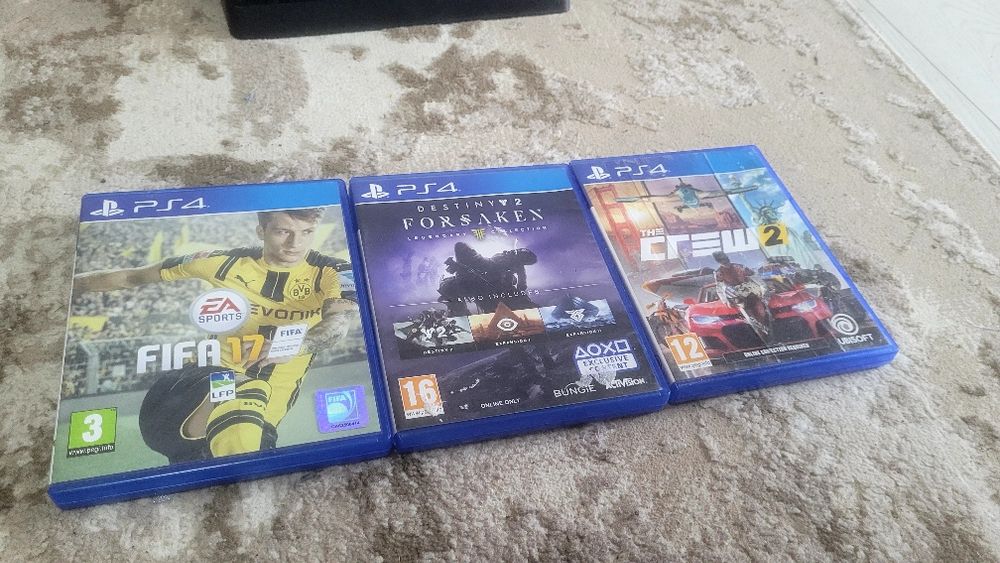 PS 4 slim de vanzare ușor negociabil
