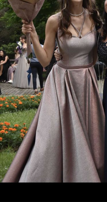 Официална рокля за специални поводи