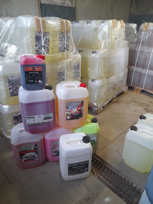 Spuma self service colorata si alba