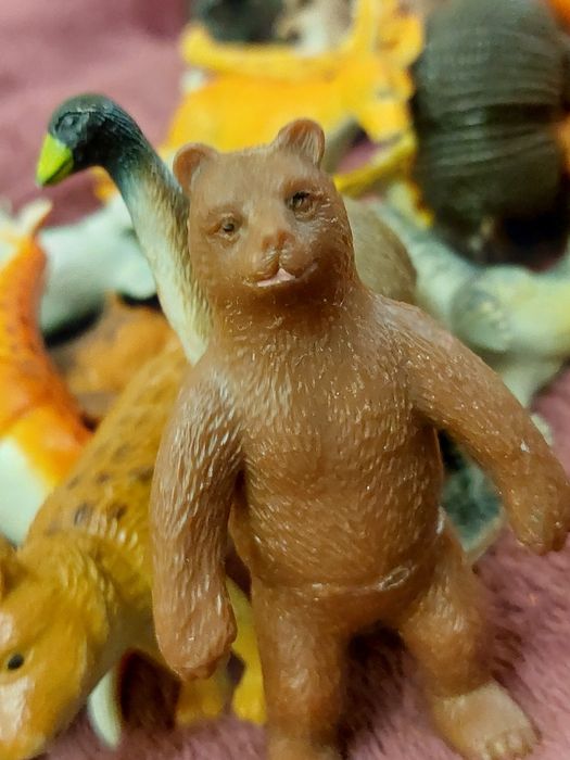 Продам фигурки животных