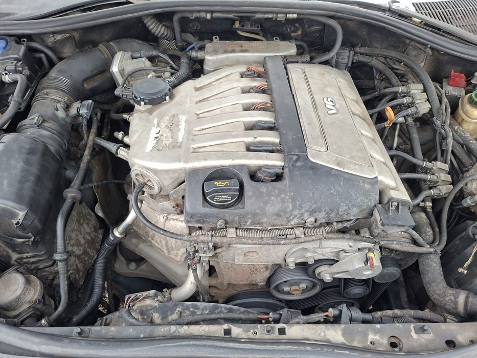 Фолксваген Туарег 3.2 На части автомат