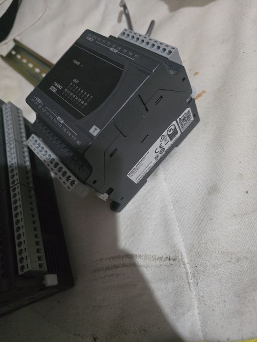 Plc+extensie Controler logic programabil 32 de mpdule