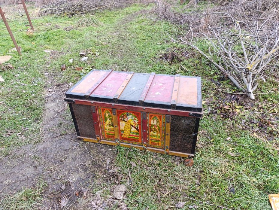 Cufăr zestre  aproximativ 100 de ani