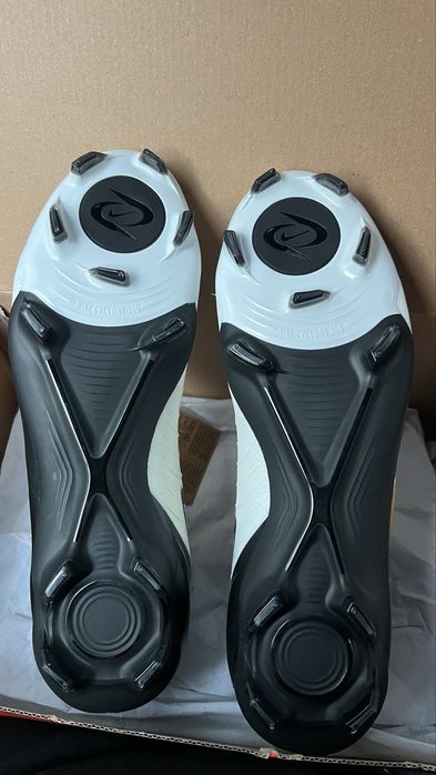 Бутонки Nike Phantom Luna