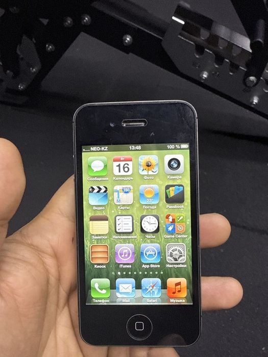 Iphone 4s в идельном состояний