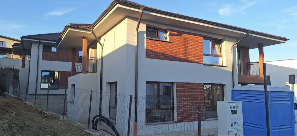 Ansamblu 2 case Dezmir -Apahida ,  calitate  NZEB