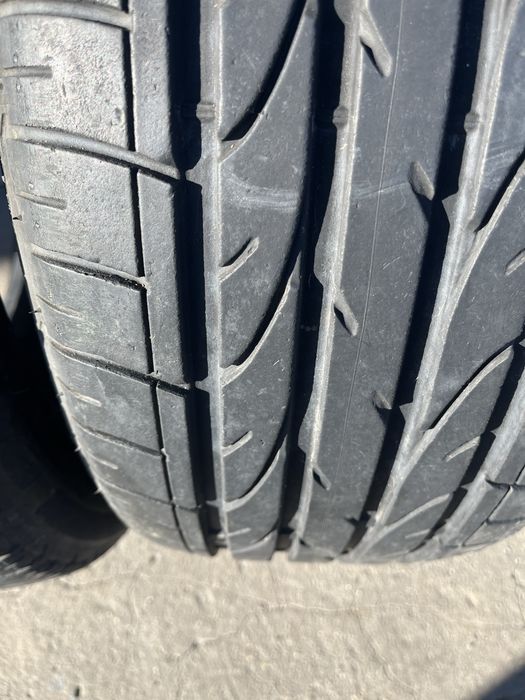 2 бр. летни гуми 235/45/19 Bridgestone DOT 1222 5/6 mm