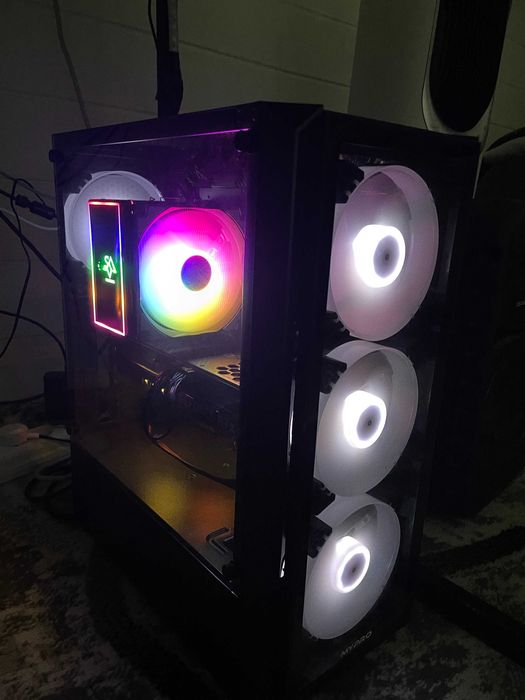 Kompyuter sotiladi full komplekt