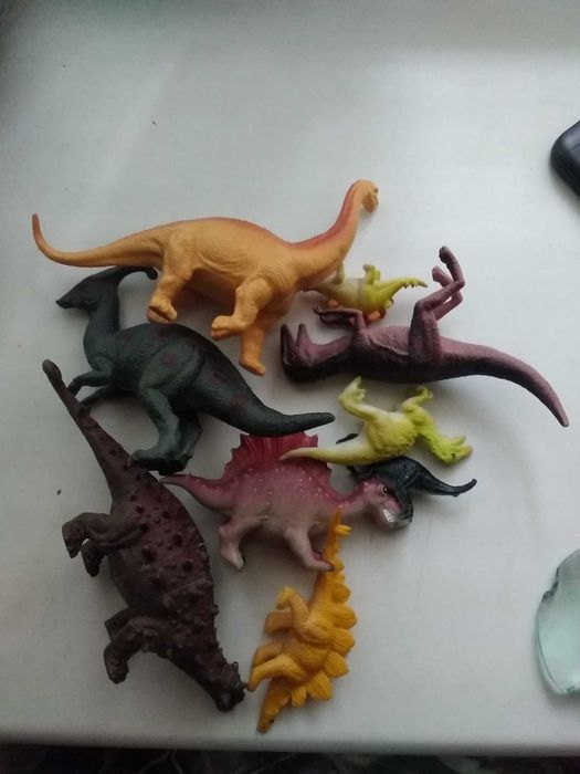 Динозавры 9 штук продам