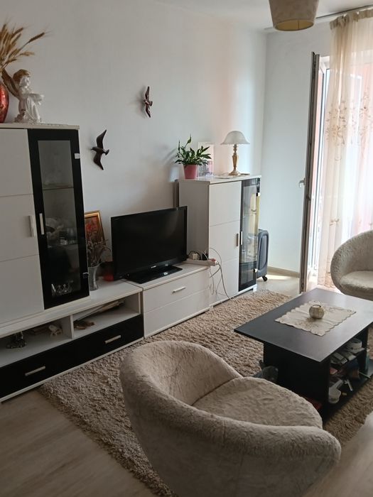 Vând apartament 2 camere etaj 2
