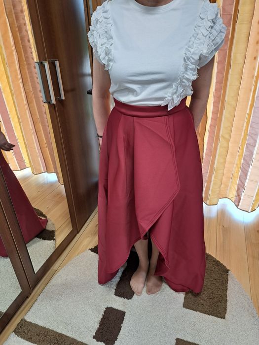 Fusta cu trena burgundy / neagra / verde inchis