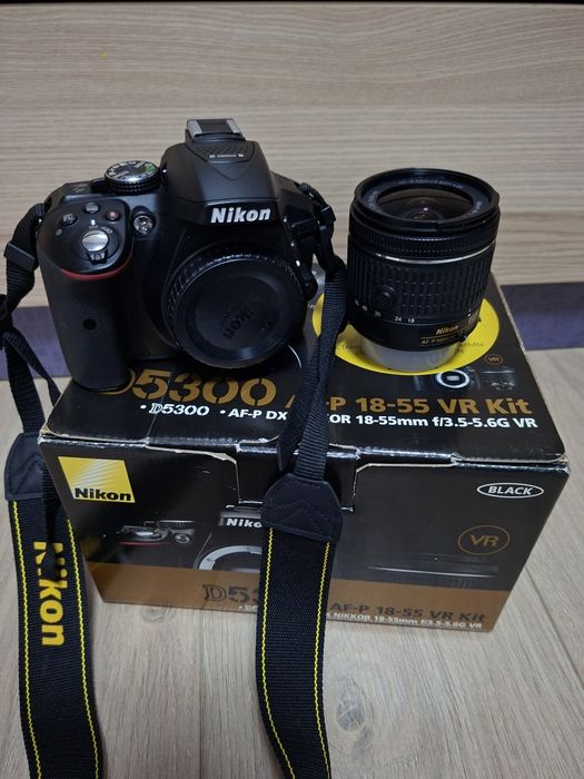 Продам nikon D 5300  почти новый
