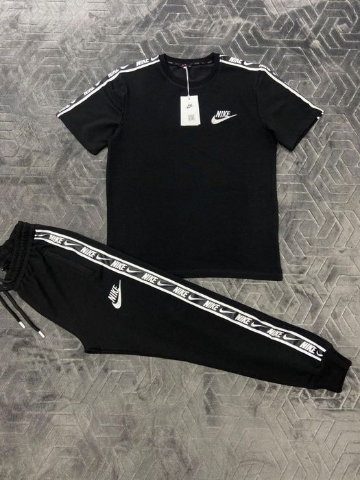 Treninguri bărbați! Toate mărimile disponibile!