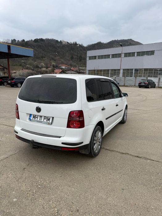 Volkswagen touran facelift 2009 1.9tdi DSG