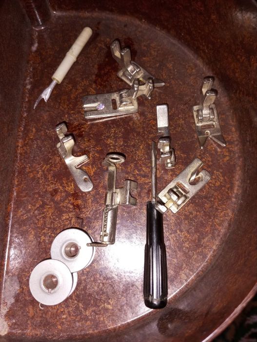 Тикув машинаси сотилади