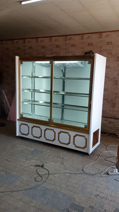 Витрина холодильник