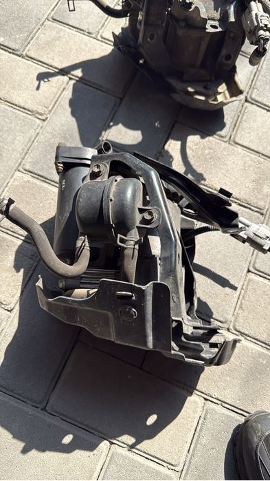 Насос пневмы на Gx 470 Prado 150