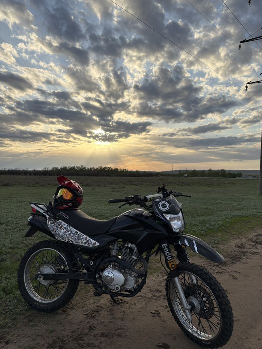 продам эндуро 250 Yaqi