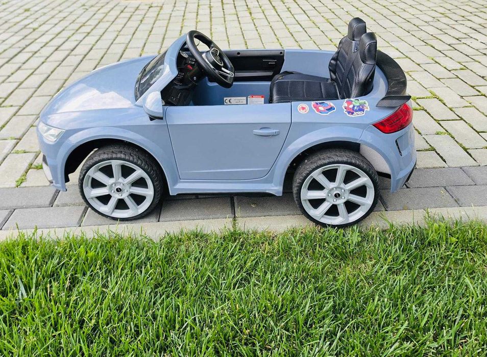 Mașinuță electrică pentru copii Audi TT RS Roadster