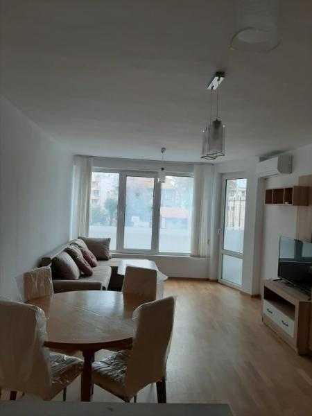 Луксозен апартамент с две спални до Славейковото пазарче!