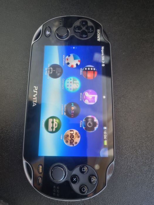 Vând PlayStation Vita