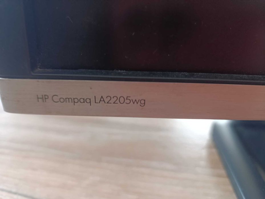 Монитор HP Compaq LA2205wg