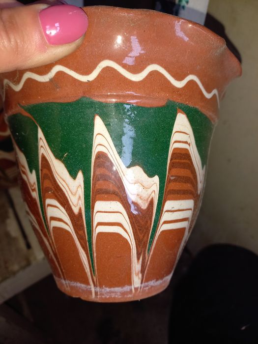 Керамика,саксия керамична!диаметъра от горе и 14,а дъното ф7