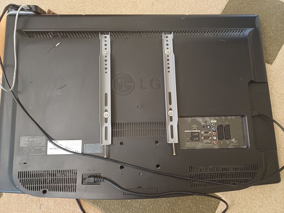 Телевизор LG модель  37 LG 3000