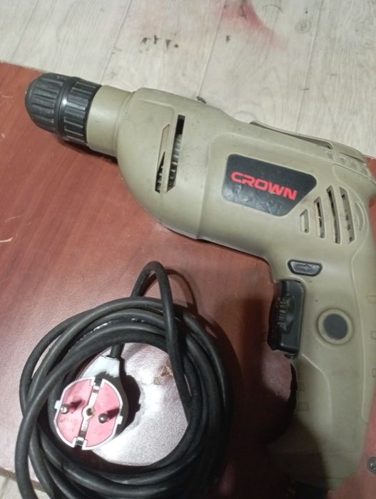 Продам дрель фирмы CROWN