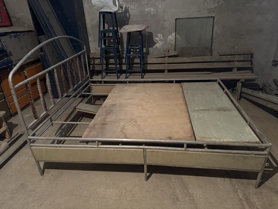 Продам срочно 2 шт кровати