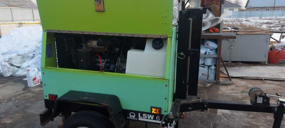 Световая мачта на двигателе Perkins