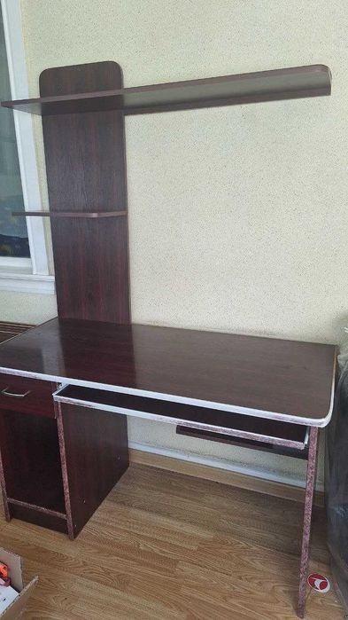 стол для компьютера