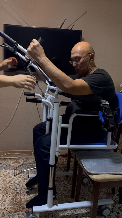 Коляска для ухода инвалидами