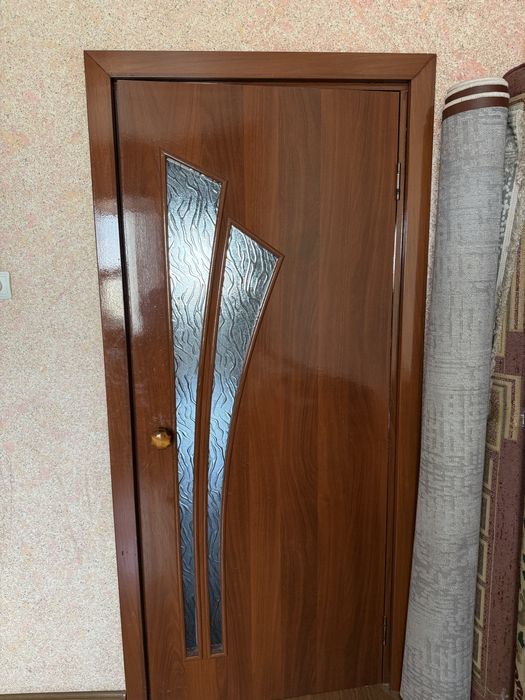 Продаются двери.