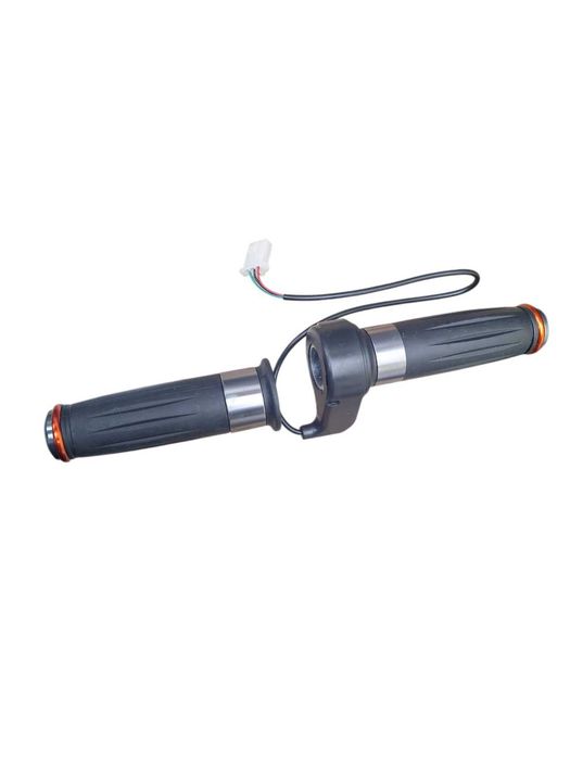 Acceleratie universală pentru scuter electric / trotinetă electrică