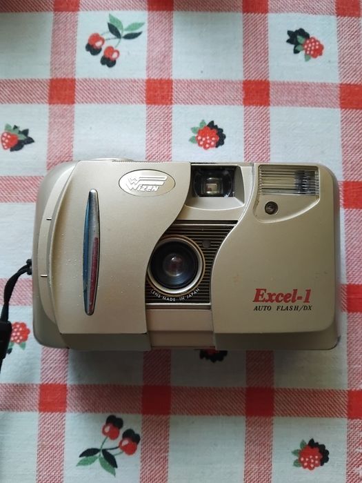 Aparat de fotografiat cu film