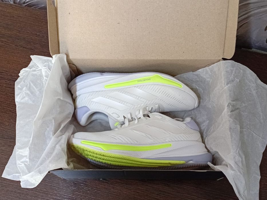 Продам оригинальные кроссовки ADIDAS