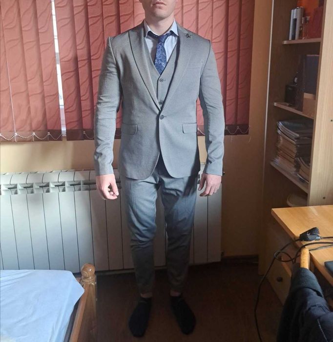 Стилен италиански костюм с риза и вратовръзка. РАЗМЕР (М)