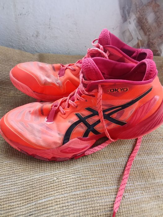 Продам  кросовки волейбольные