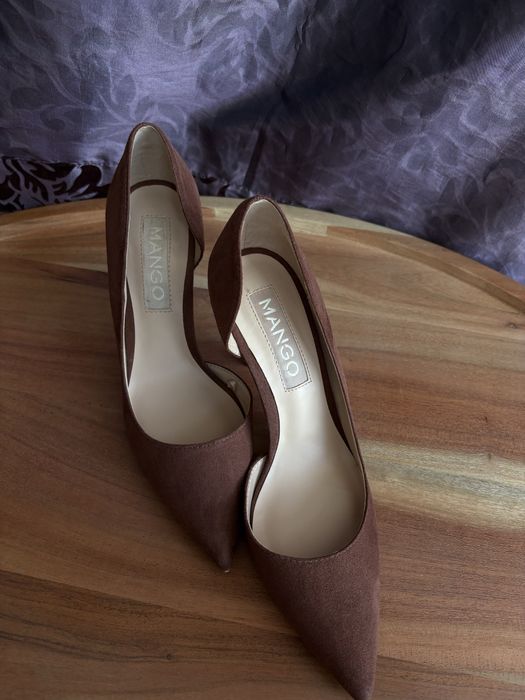 Елегантни токчета MANGO