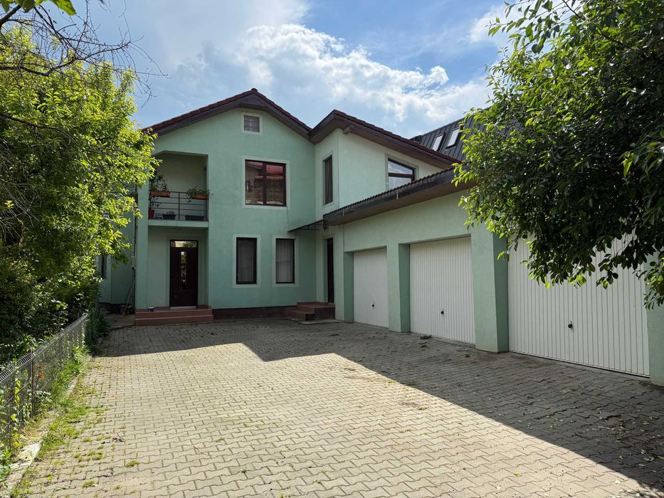 Vand duplex situat pe str.Teilor, Floresti, Jud.Cluj