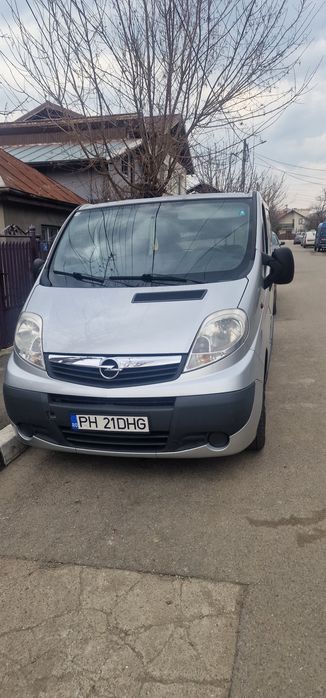 Vând Opel Vivaro