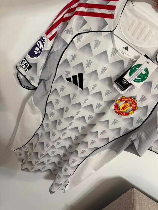 Tricou United alb premier league