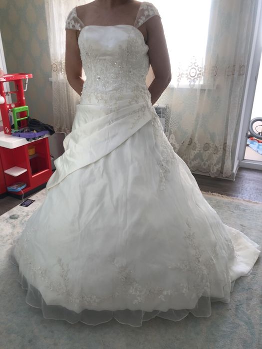 Свадебные платья