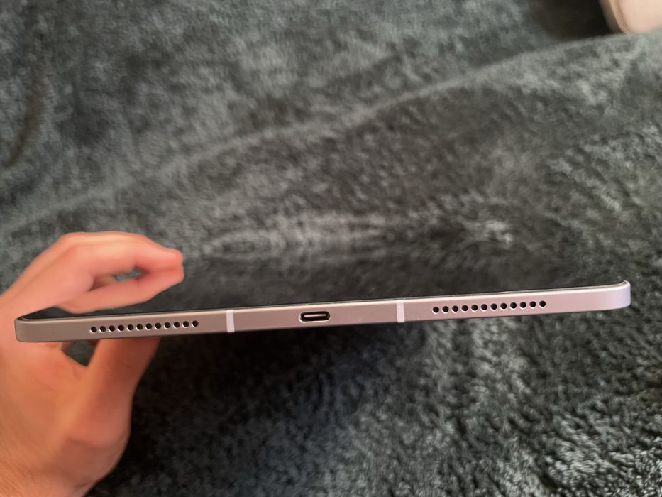 iPad Air 4 (2020) 64GB + Apple Pencil и аксесоари