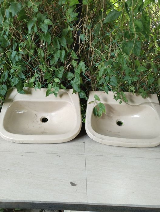 Продам мойку фаянсовую