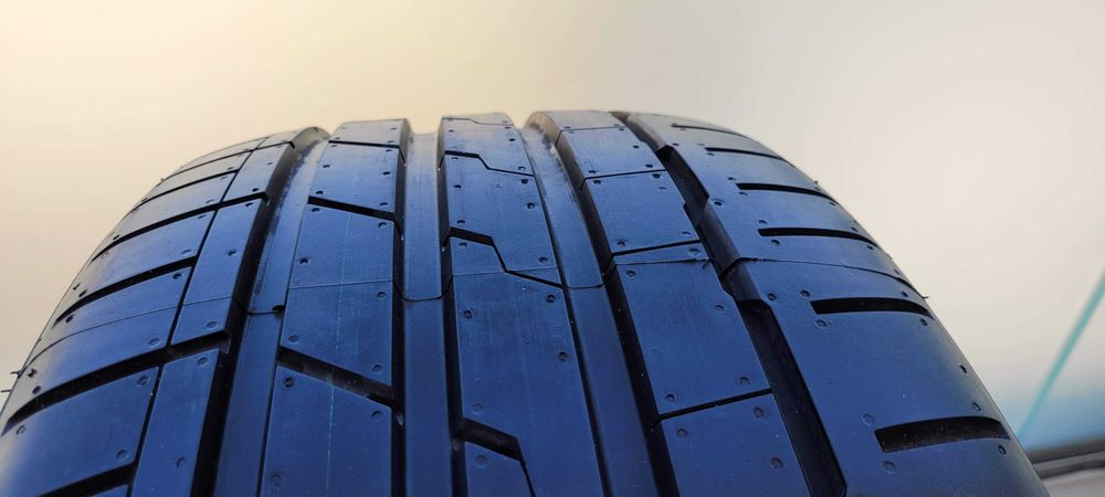 set 4 anvelope vara NOI originale Tesla Hankook iON evo 235 40 R19 96W