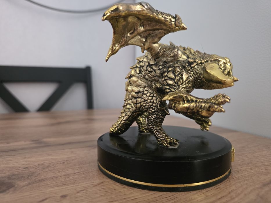 Продам статуэтку Dota2 Roshan